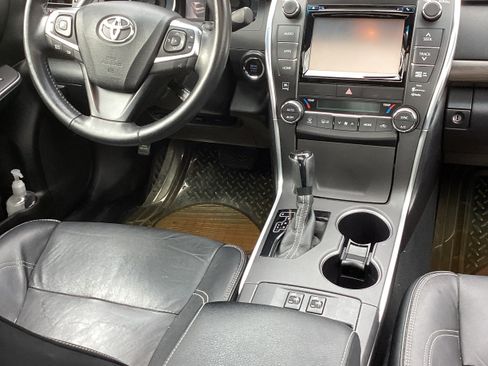 Used 2015 Toyota Camry XLE image 8