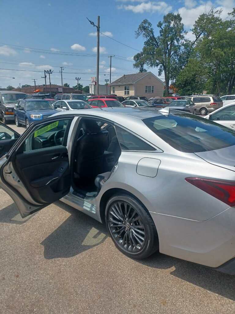 Used 2021 Toyota Avalon XSE w/ Carpet Mat Package (TMS) FWD image 4