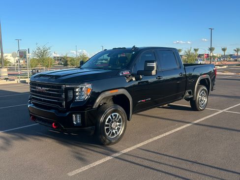 Used 2023 GMC Sierra 2500 AT4 w/ AT4 Preferred Package AWD/4WD image 16