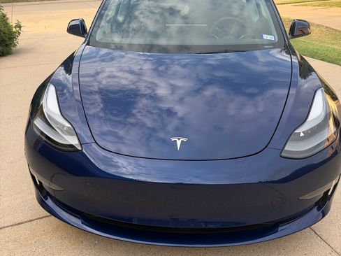 Used 2023 Tesla Model 3 Standard Range RWD image 1