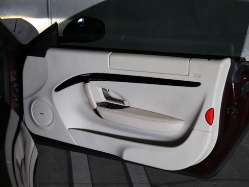 Used 2013 Maserati GranTurismo Sport image 23