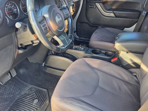 Used 2014 Jeep Wrangler Unlimited Sport w/ Quick Order Package 24S image 9