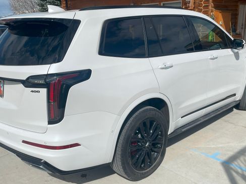 Used 2023 Cadillac XT6 Sport w/ LPO, ONYX Package image 5