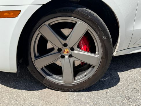 Used 2017 Porsche Macan Turbo image 18