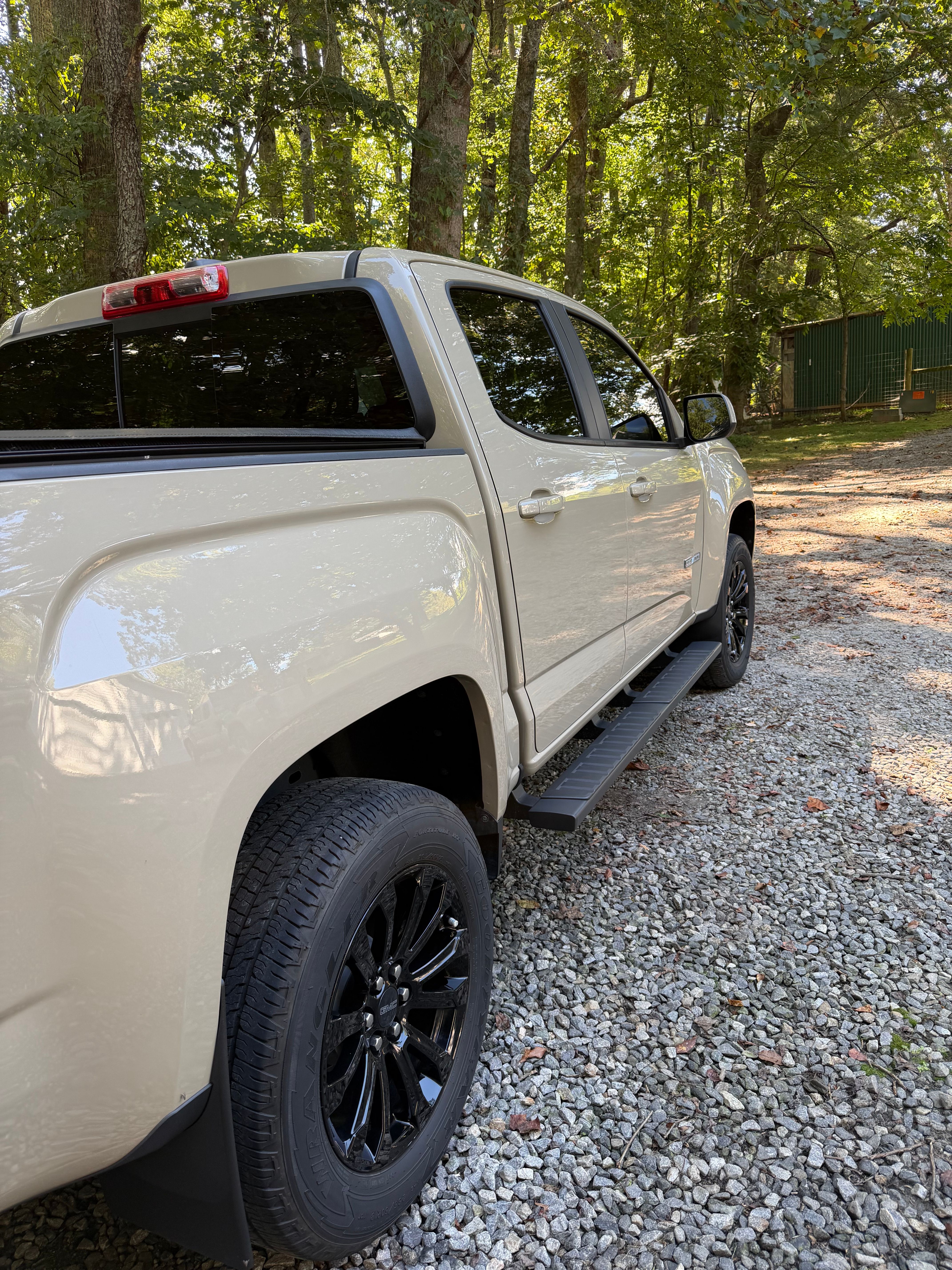 Used 2022 GMC Canyon Elevation w/ Elevation Premium Package AWD/4WD image 4