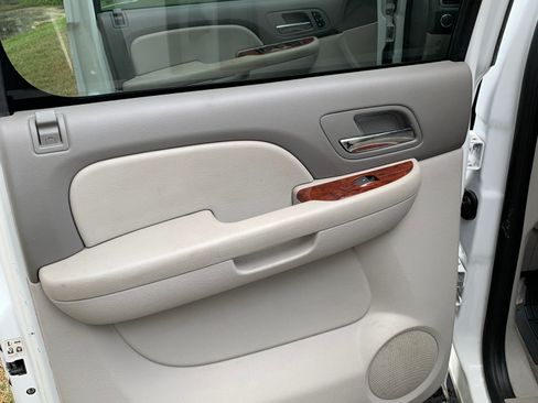 Used 2009 Chevrolet Avalanche LTZ image 15