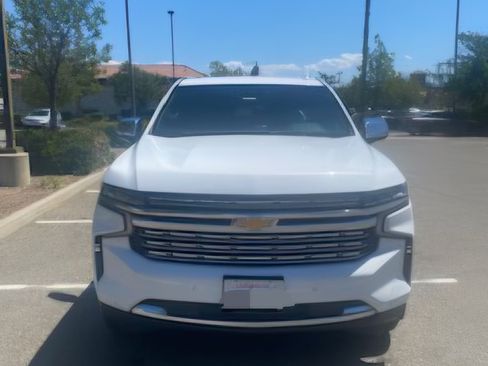 Used 2023 Chevrolet Suburban Premier image 1