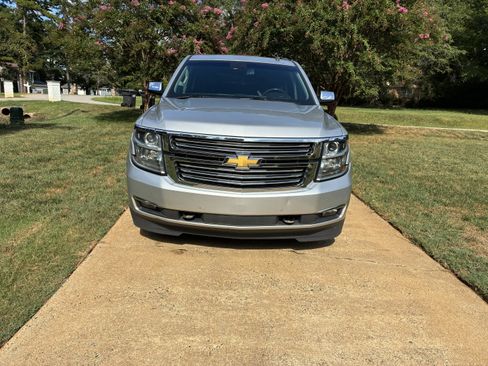 Used 2015 Chevrolet Tahoe LTZ AWD/4WD image 4