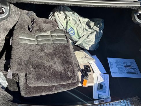 Used 2018 Rolls-Royce Phantom Sedan image 31