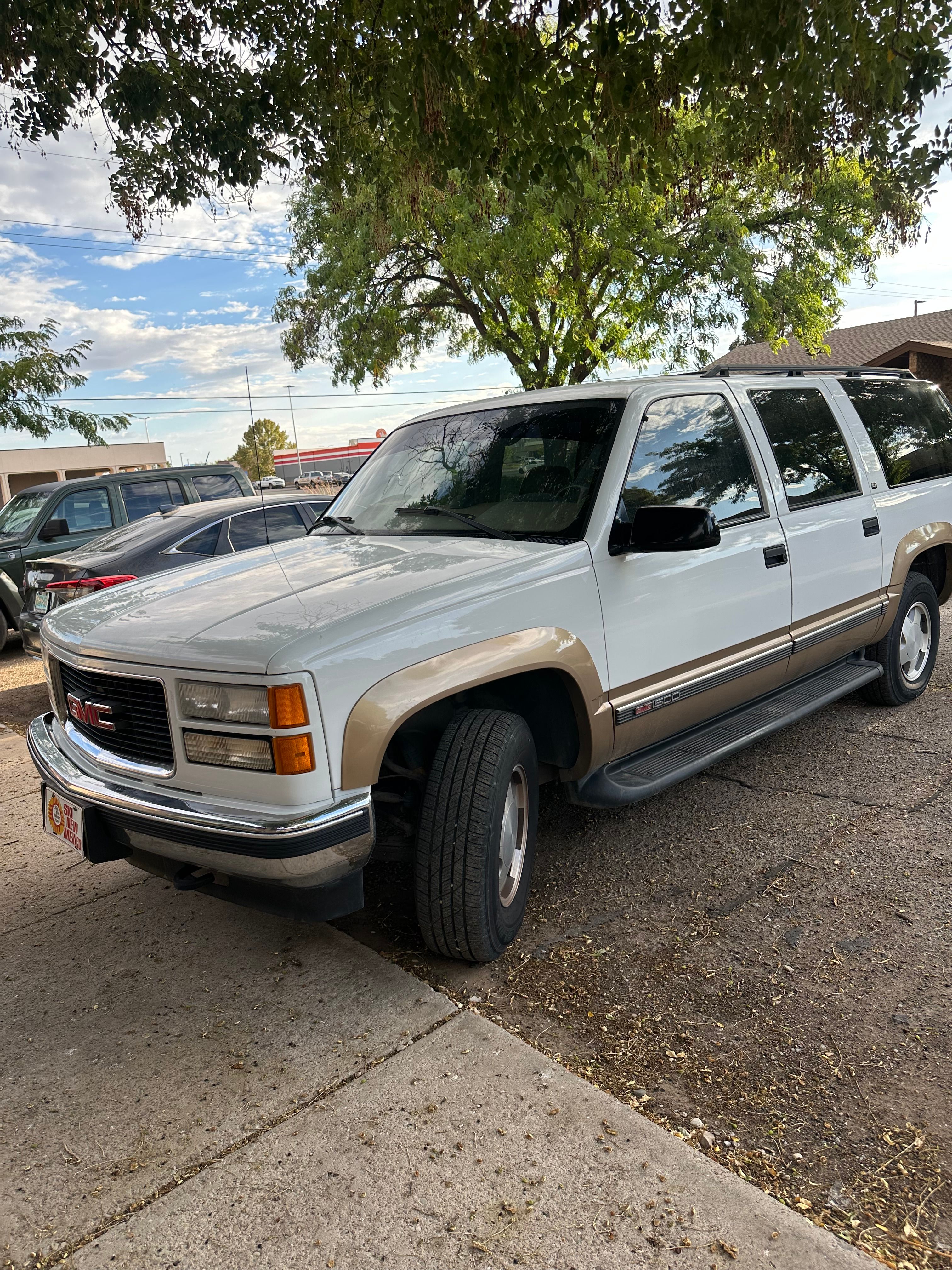 Used 1999 GMC Suburban 4WD w/ Marketing Opt Pkg 3 image 2