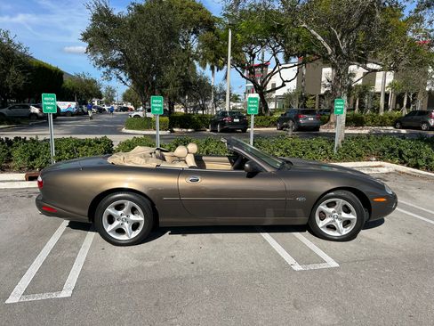 Used 2001 Jaguar XK8 Convertible image 5