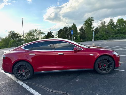 Used 2014 Tesla Model S RWD image 4