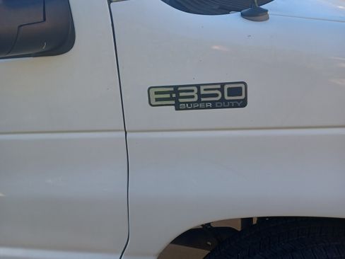 Used 2006 Ford E-350 and Econoline 350 Super Duty image 1
