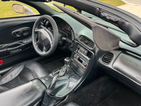 Used 1999 Chevrolet Corvette Coupe w/ Roof Pkg RWD image 15