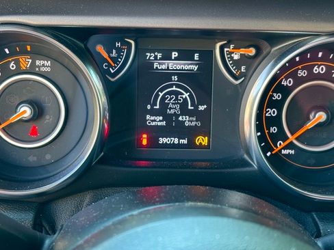Used 2020 Jeep Wrangler Unlimited Sport AWD/4WD image 4