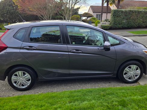 Used 2018 Honda Fit LX image 4