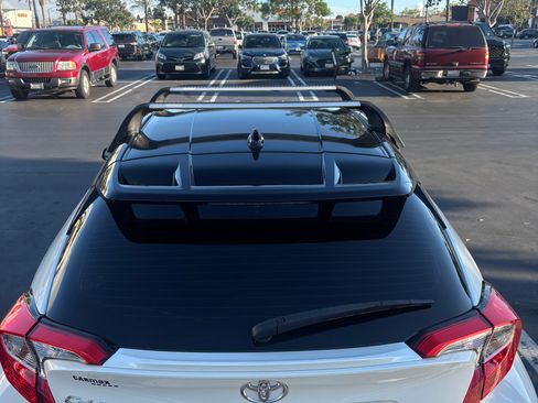 Used 2019 Toyota C-HR XLE FWD image 10