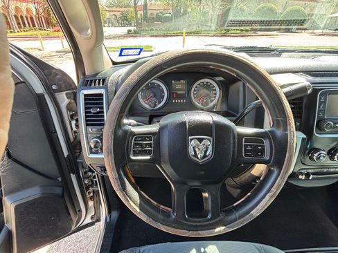 Used 2014 RAM 2500 SLT image 10