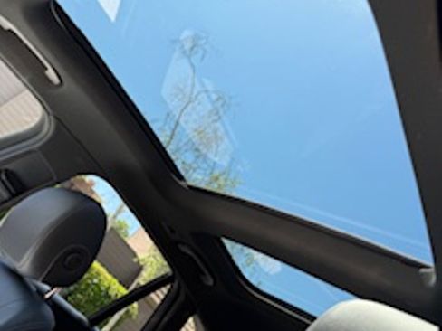 Used 2018 Mercedes-Benz GLC 300 4MATIC image 11