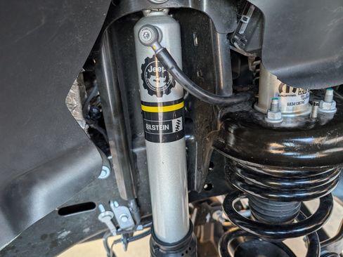 Used 2025 Jeep Gladiator Mojave w/ Convenience Group image 8