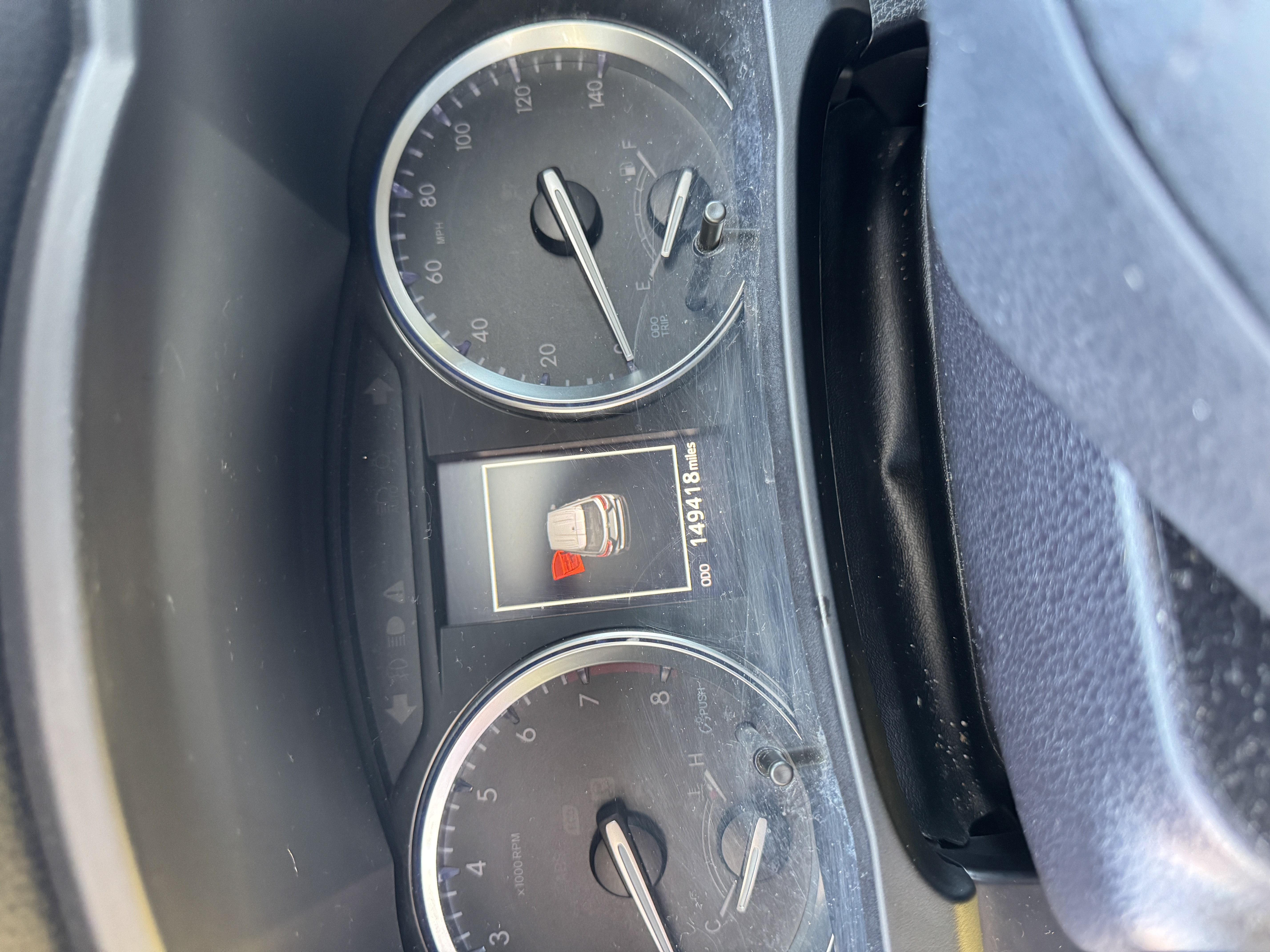 Used 2019 Toyota Highlander XLE FWD image 12