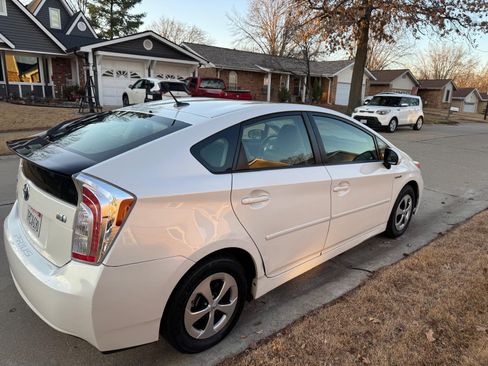 Used 2015 Toyota Prius Four image 4