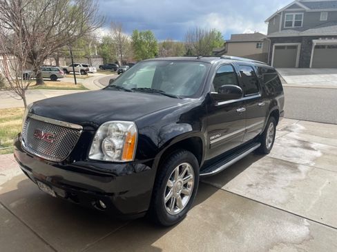 Used 2014 GMC Yukon XL Denali AWD/4WD image 1