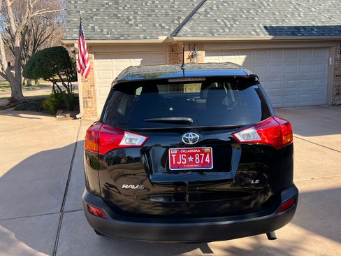 Used 2014 Toyota RAV4 LE image 8