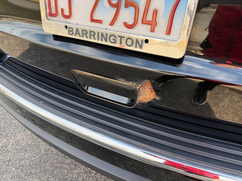 Used 2017 Jeep Grand Cherokee Limited w/ Luxury Group II image 4