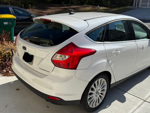 Used 2012 Ford Focus Titanium image 10