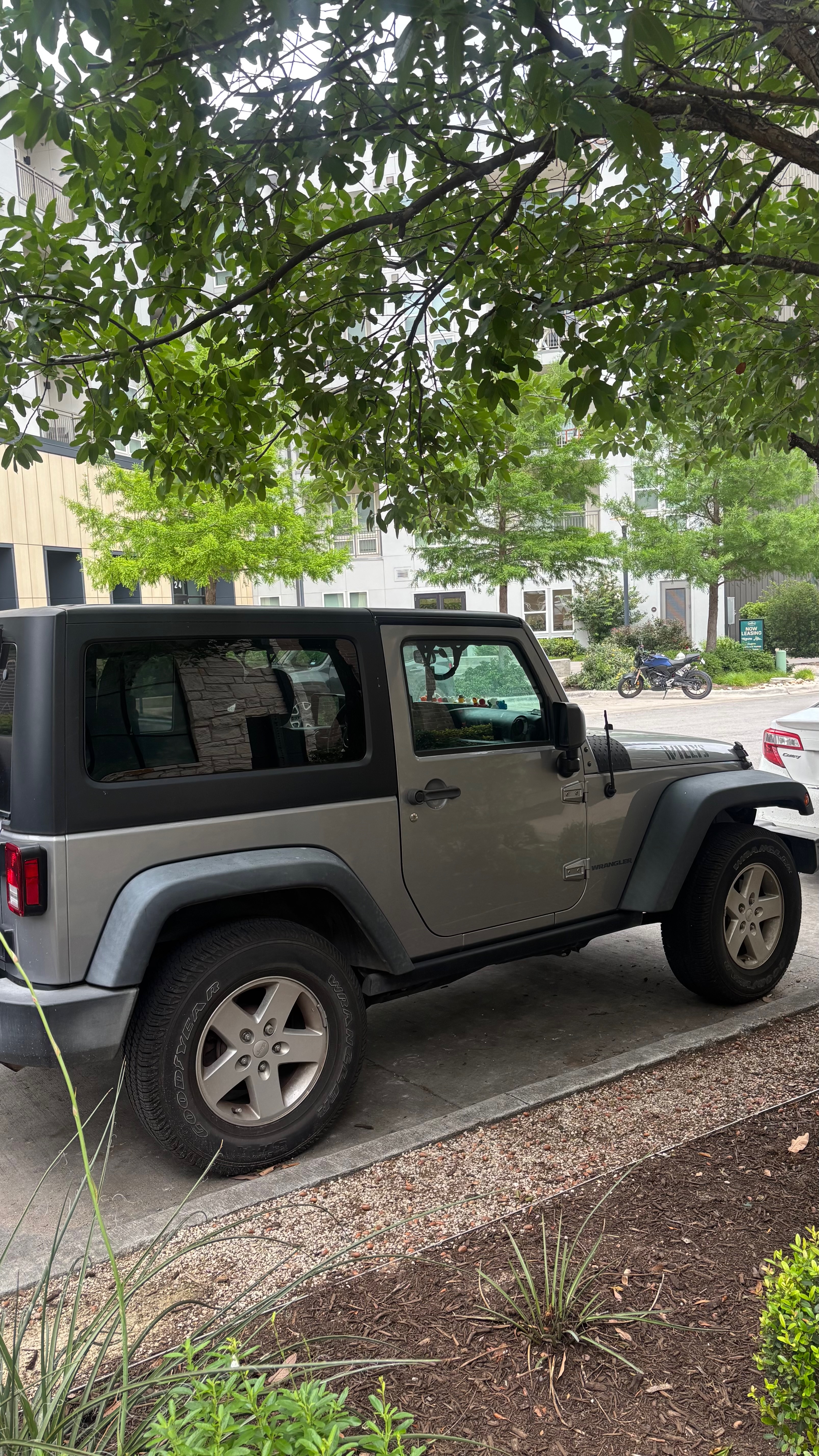 Used 2016 Jeep Wrangler Sport AWD/4WD image 2