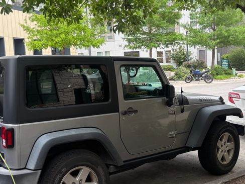 Used 2016 Jeep Wrangler Sport AWD/4WD image 2