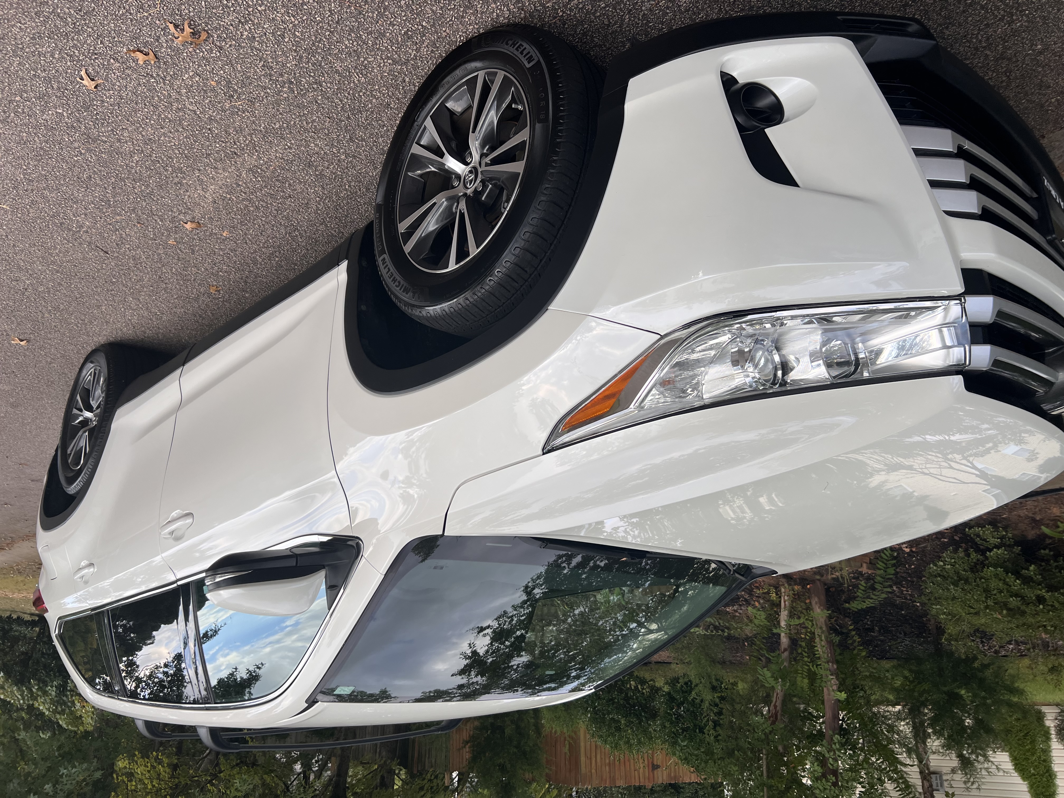 Used 2019 Toyota Highlander LE FWD image 13