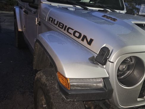 Used 2022 Jeep Wrangler Unlimited Rubicon w/ Trailer Tow Package image 5