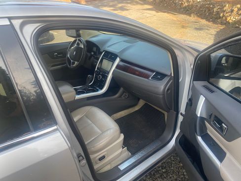 Used 2011 Ford Edge Limited image 10