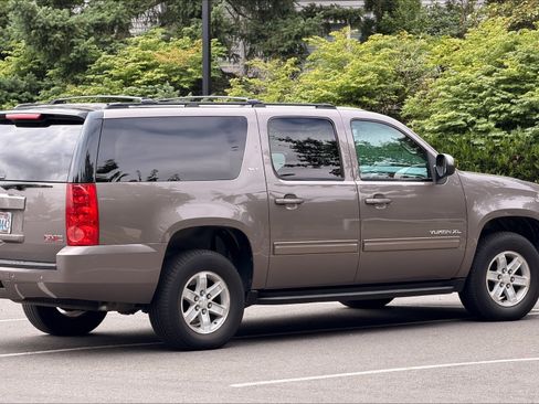 Used 2014 GMC Yukon XL SLT AWD/4WD image 8