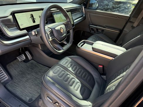 Used 2023 Rivian R1S Adventure AWD/4WD image 9