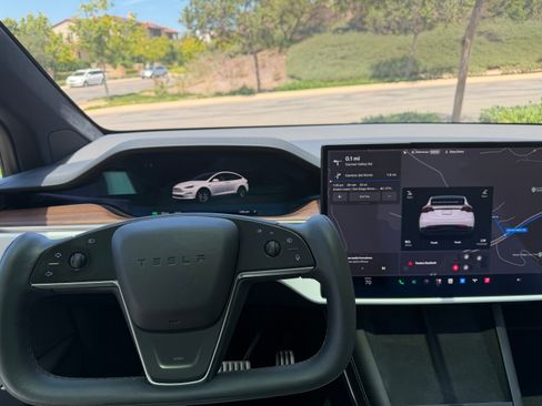 Used 2022 Tesla Model X AWD/4WD image 20