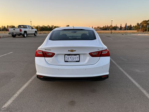 Used 2025 Chevrolet Malibu LT FWD image 8