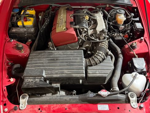 Used 2005 Honda S2000 image 9