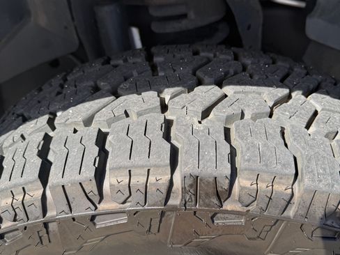 Used 2017 RAM 2500 Tradesman w/ Chrome Appearance Group image 13