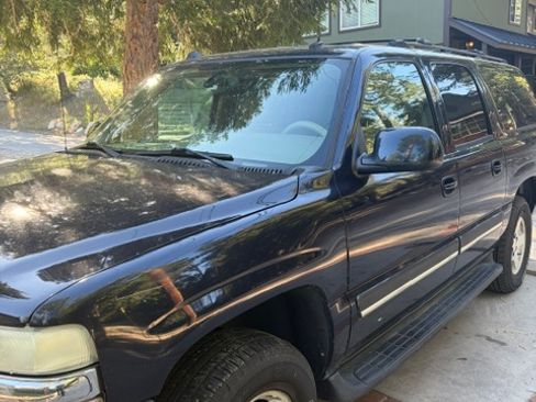 Used 2004 Chevrolet Suburban LT w/ Preferred Equipment Group AWD/4WD image 5