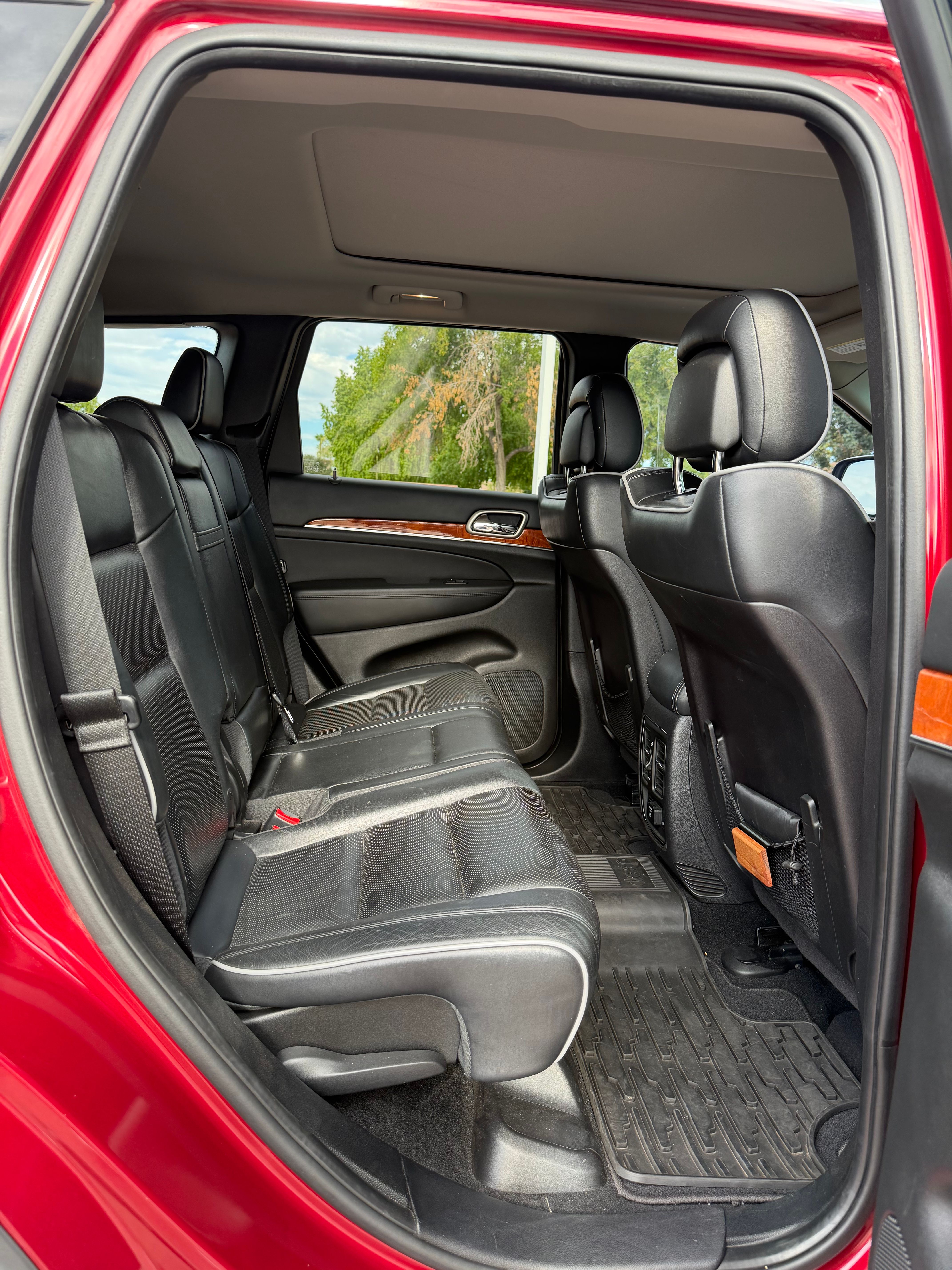 Used 2012 Jeep Grand Cherokee Overland AWD/4WD image 15