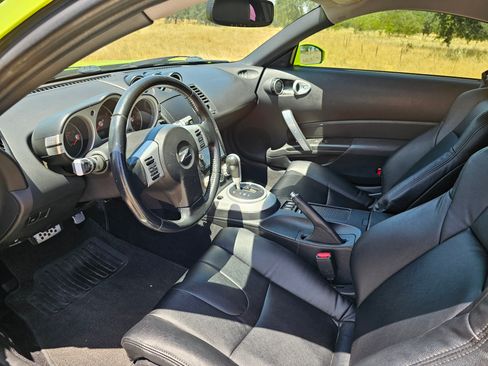 Used 2006 Nissan 350Z Touring w/ (K96) Aerodynamics Pkg image 11