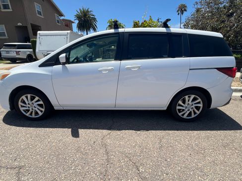 Used 2012 MAZDA MAZDA5 Sport FWD image 2