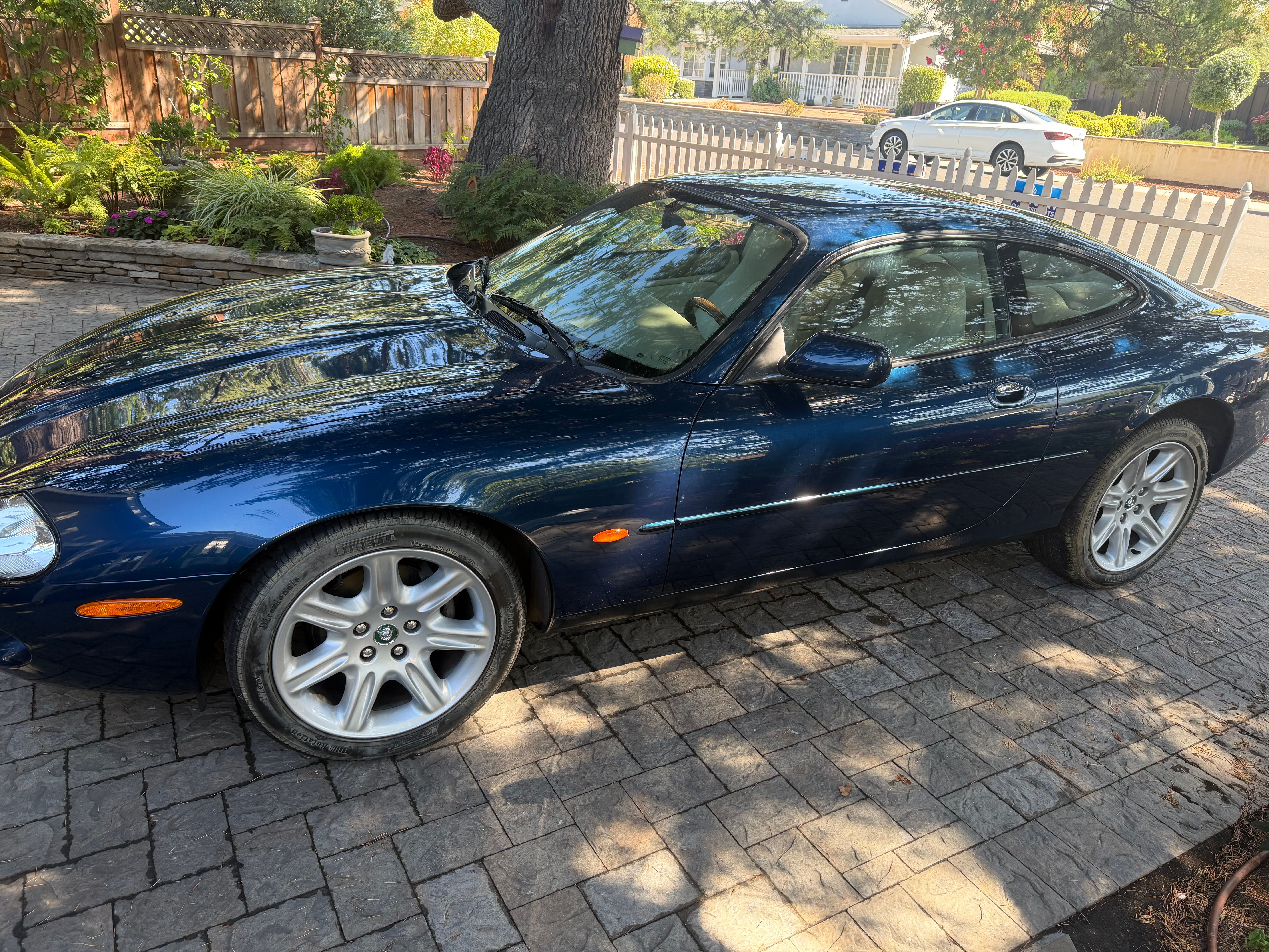 Used 1997 Jaguar XK8 Coupe RWD image 5