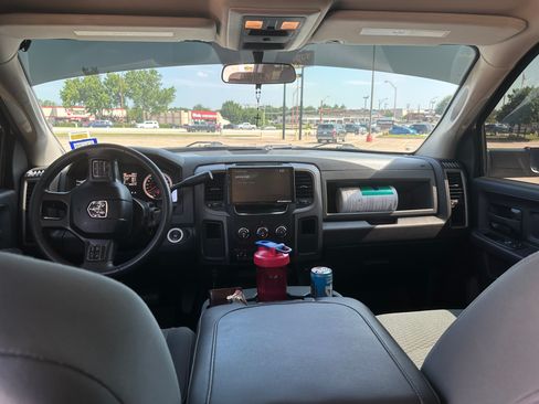 Used 2018 RAM 2500 Tradesman w/ Chrome Appearance Group AWD/4WD image 14