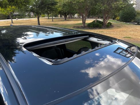 Used 2014 Honda Odyssey Touring Elite image 17