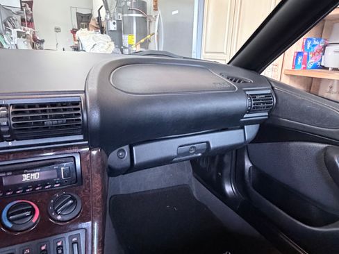 Used 1998 BMW Z3 1.9 image 17