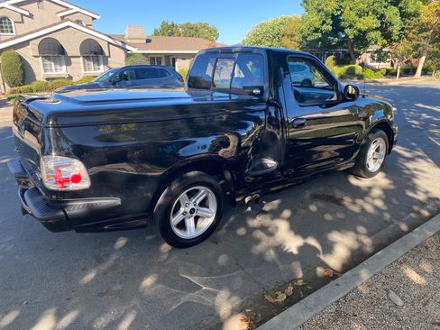 Used 2004 Ford F150 Lightning image 10